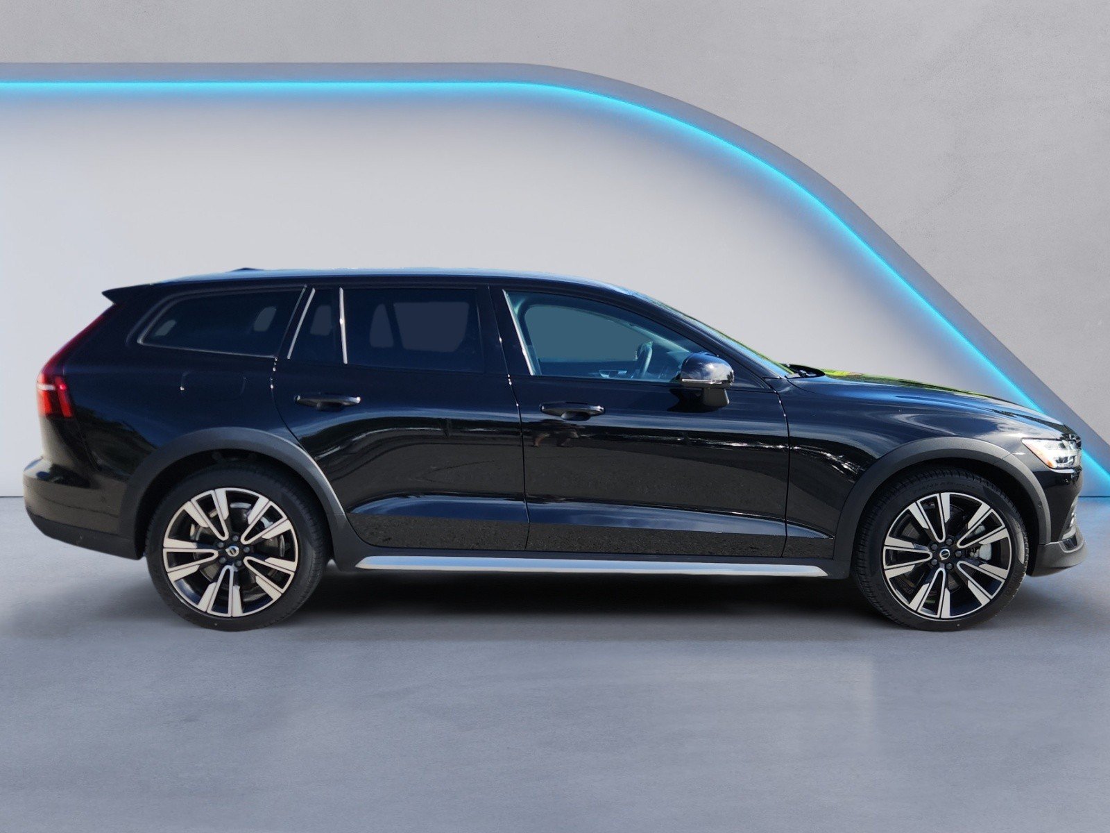 Certified 2025 Volvo V60 Cross Country Ultra Wagon