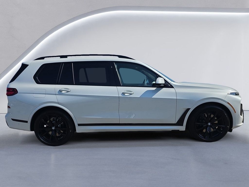 New 2027 BMW X7 xDrive40i Sport Utility