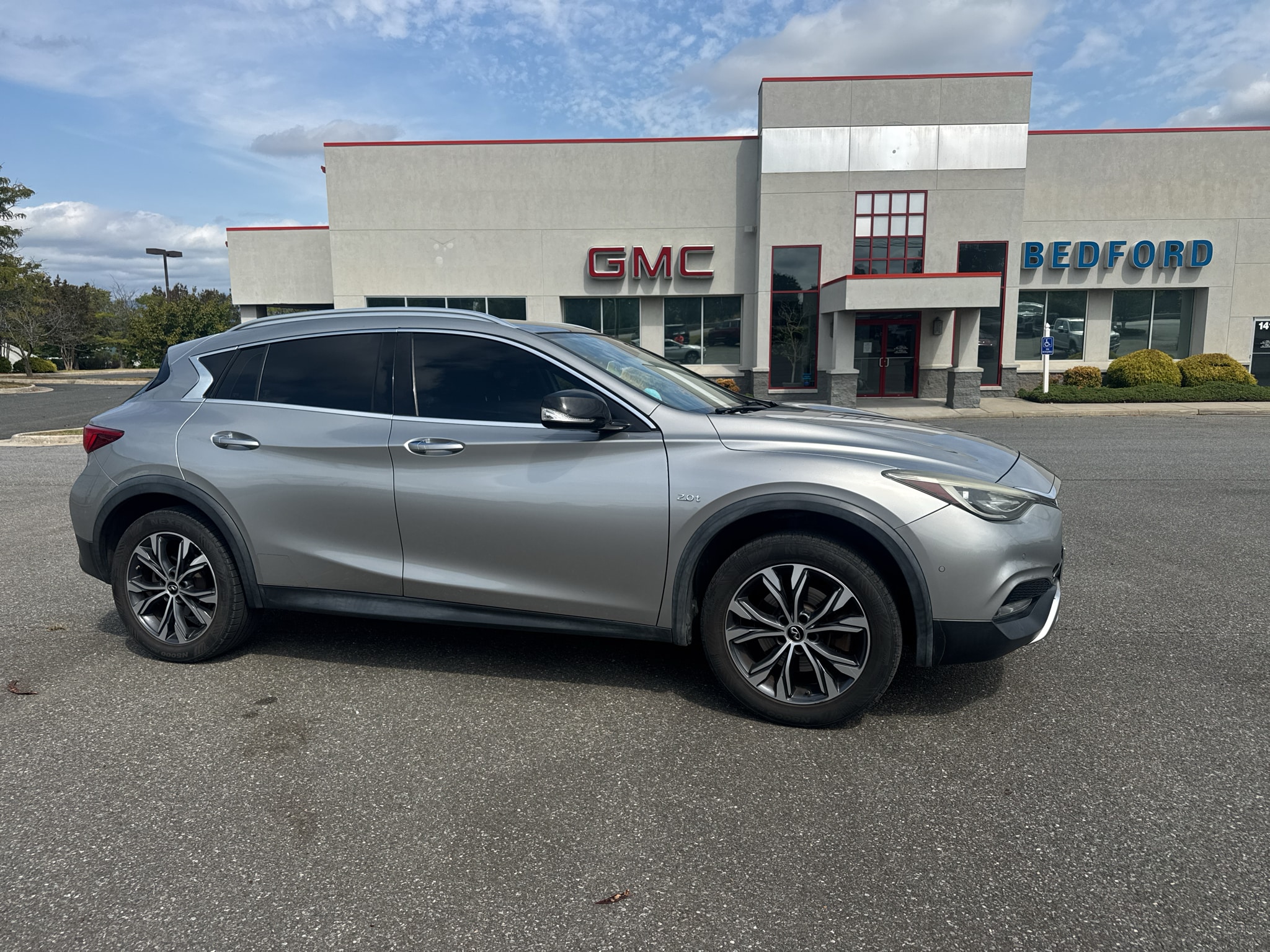 2017 INFINITI QX30 Premium