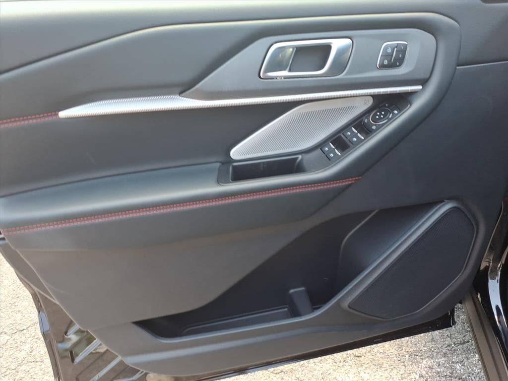 2026 Ford Explorer ST - Photo 9