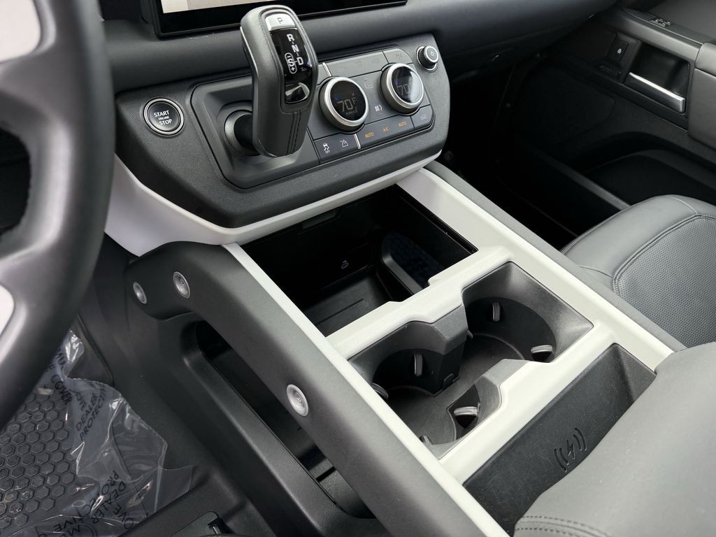 2025 Land Rover Defender X-Dynamic SE - Photo 27