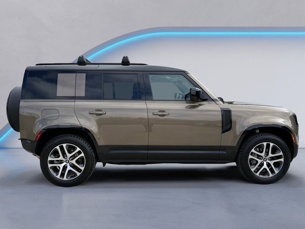 2025 Land Rover Defender X-Dynamic SE - Photo 5