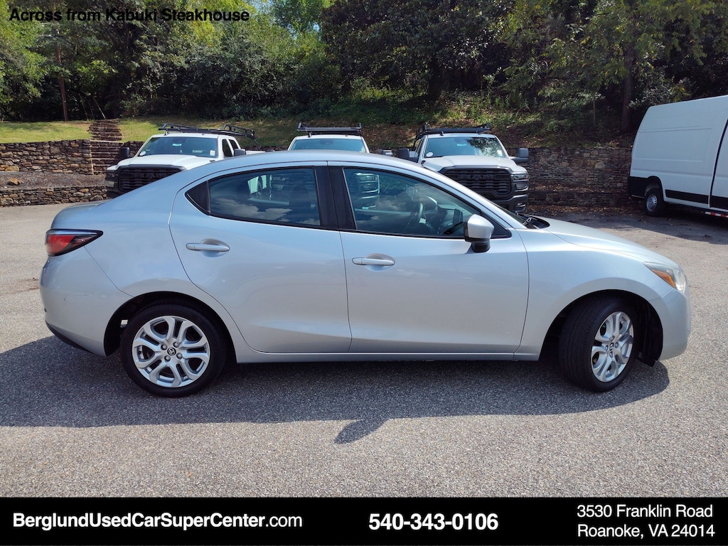 Used 2017 Toyota Yaris iA Base Sedan