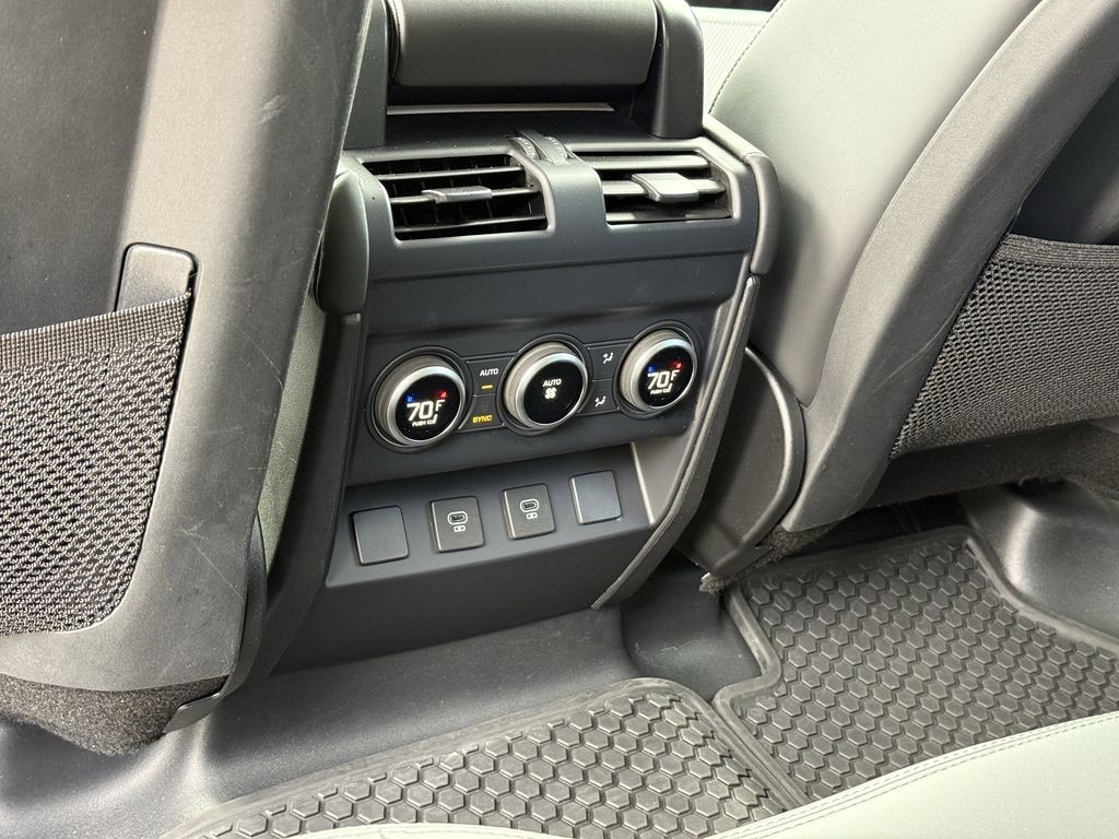 2025 Land Rover Defender X-Dynamic SE - Photo 10