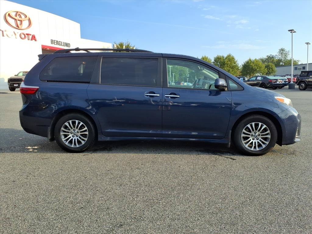 Used 2019 Toyota Sienna XLE Passenger Van