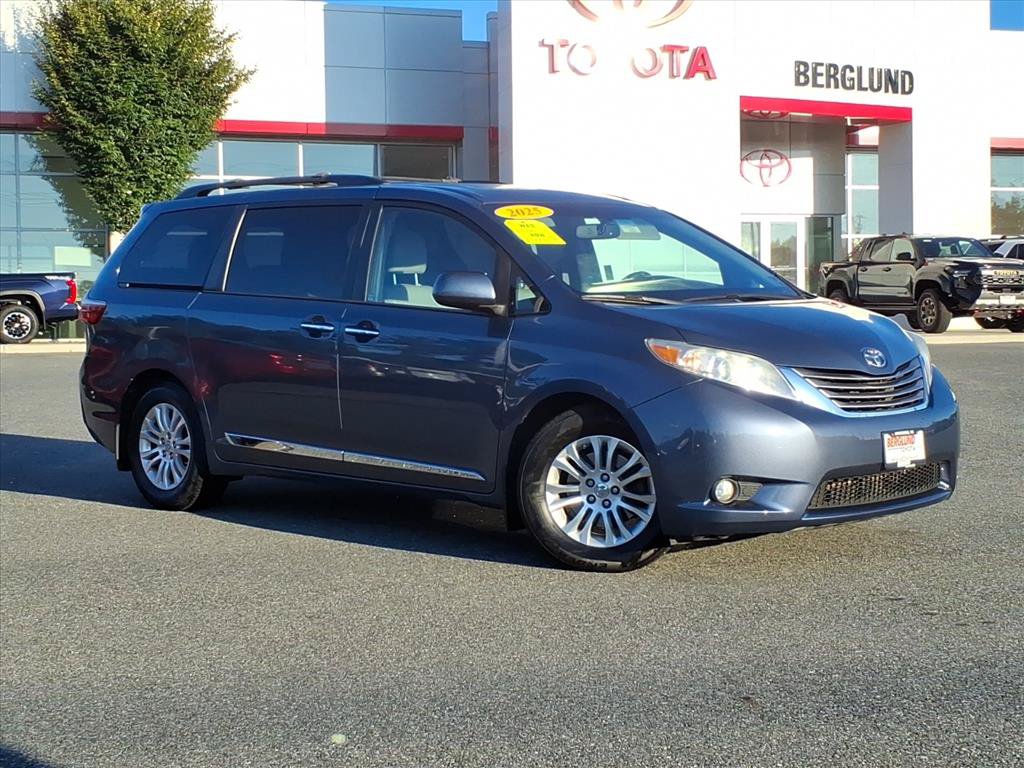 Used 2015 Toyota Sienna XLE Passenger Van