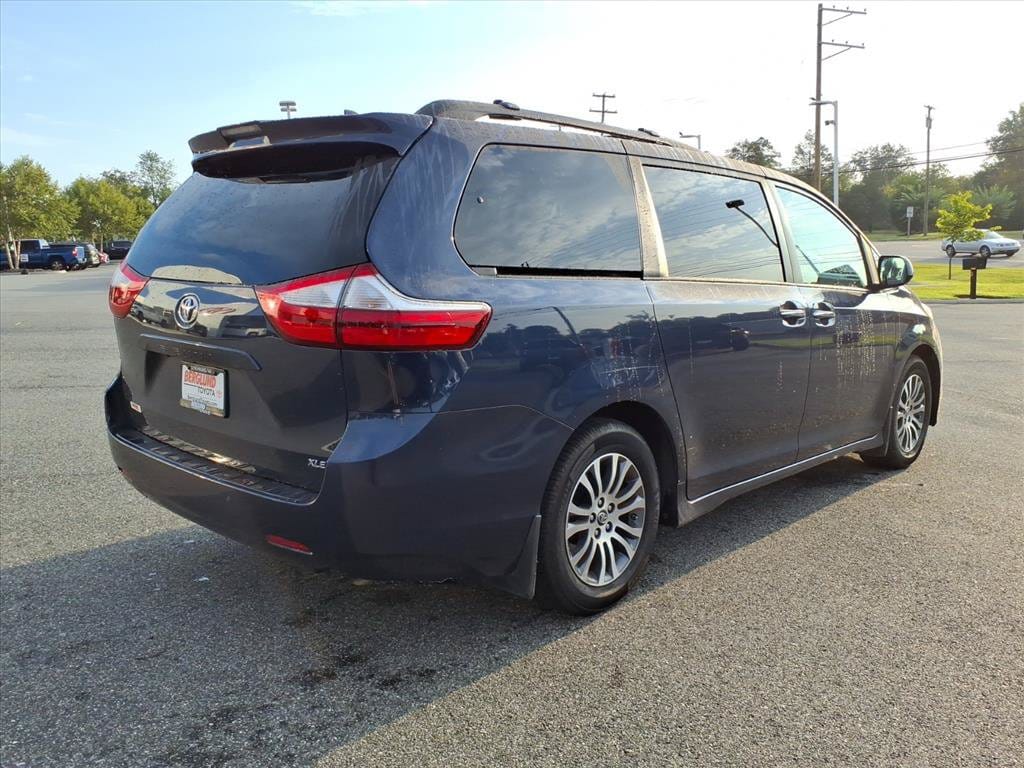 Used 2019 Toyota Sienna XLE Passenger Van