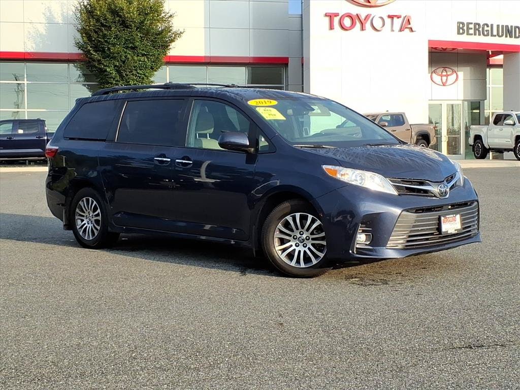 Used 2019 Toyota Sienna XLE Passenger Van