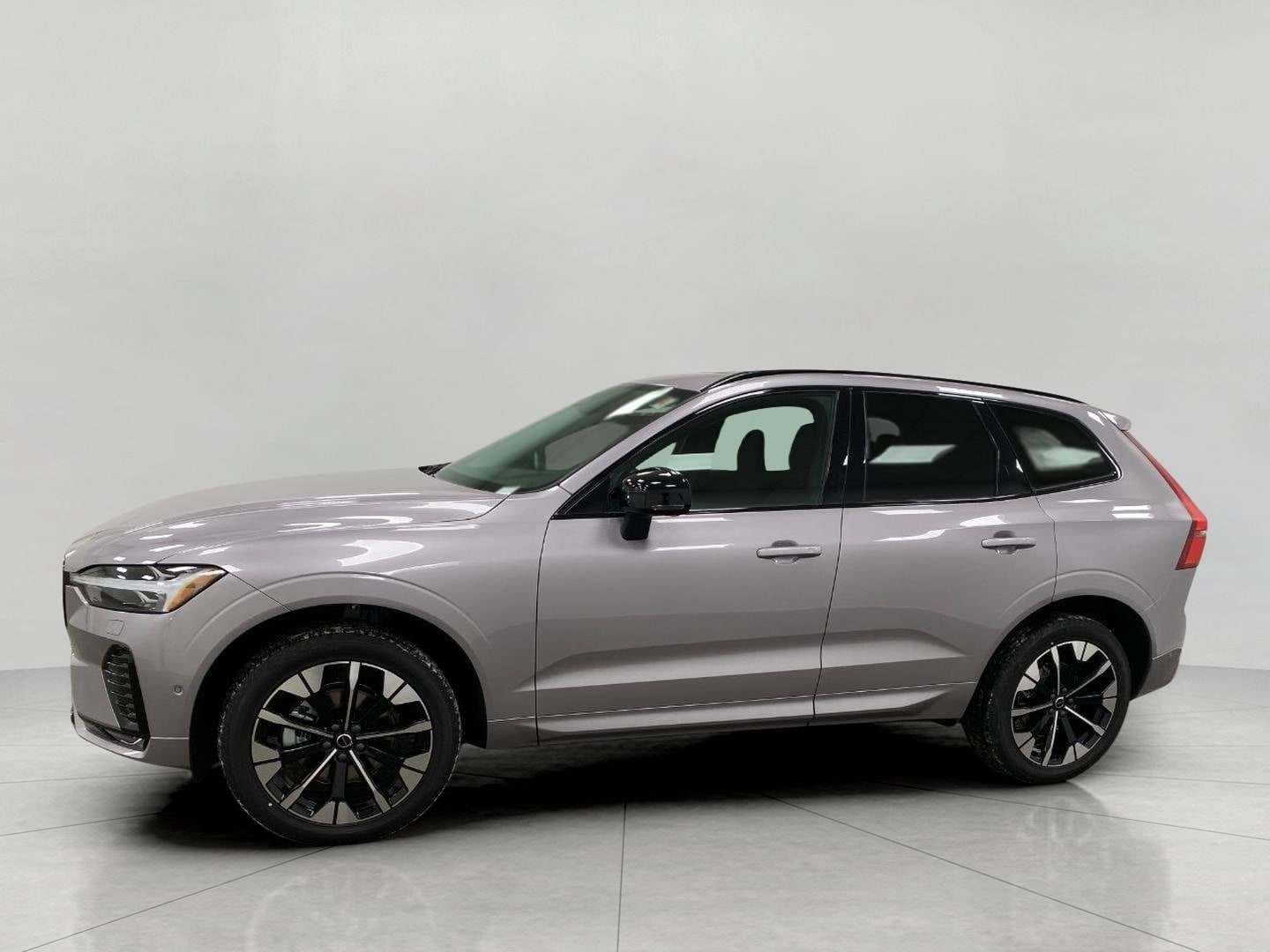 2026 Volvo XC60 Plus - Photo 43