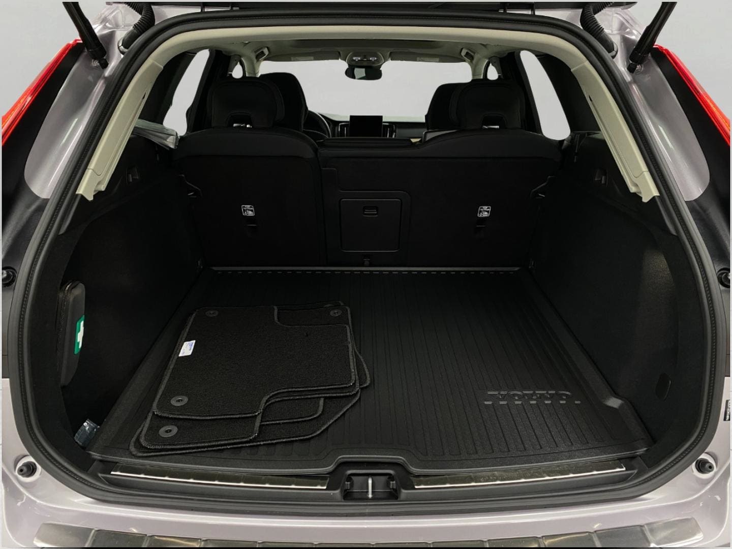 2026 Volvo XC60 Plus - Photo 5