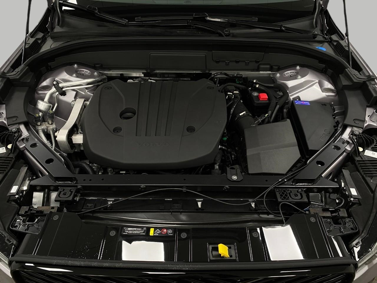 2026 Volvo XC60 Plus - Photo 11