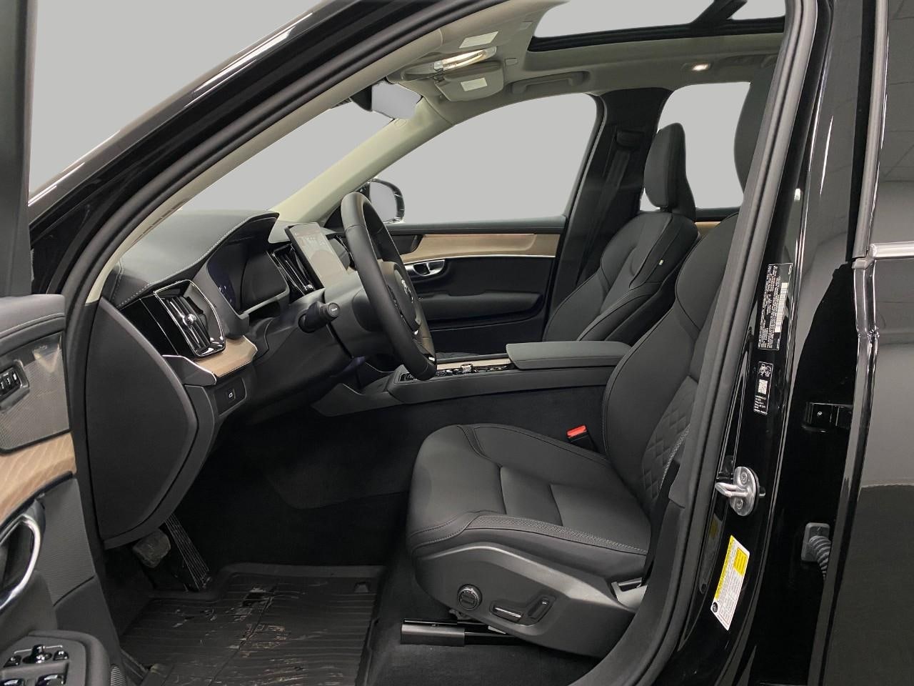 2026 Volvo XC90 Plus - Photo 32