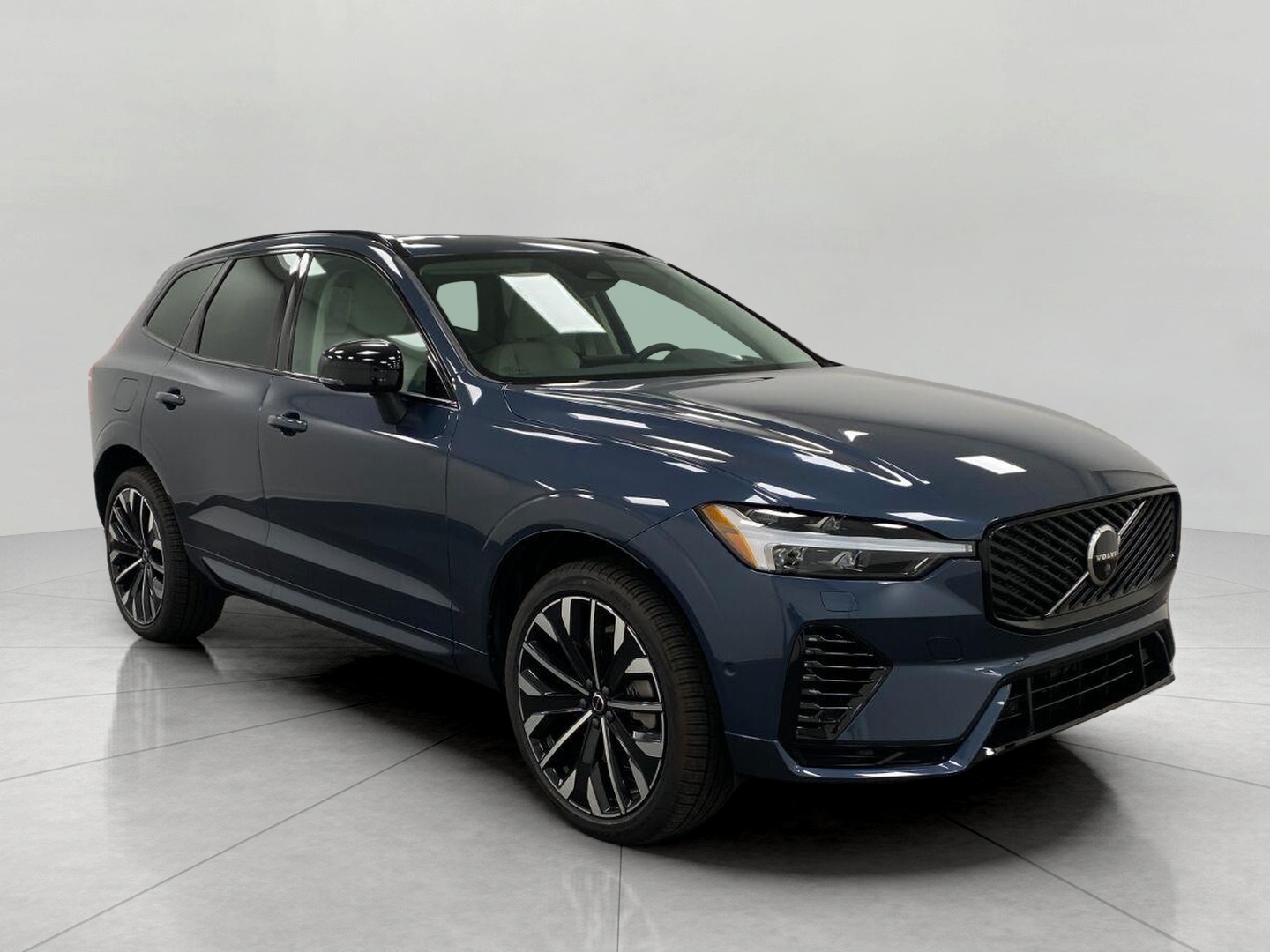 New 2027 Volvo XC60 plug-in hybrid T8 Ultra SUV