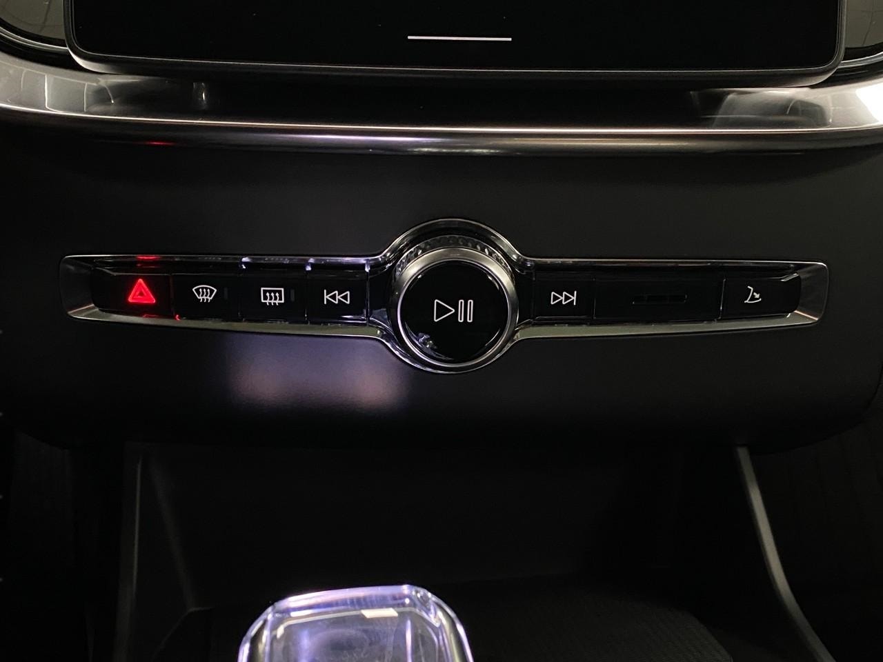 2026 Volvo XC90 Plus - Photo 25