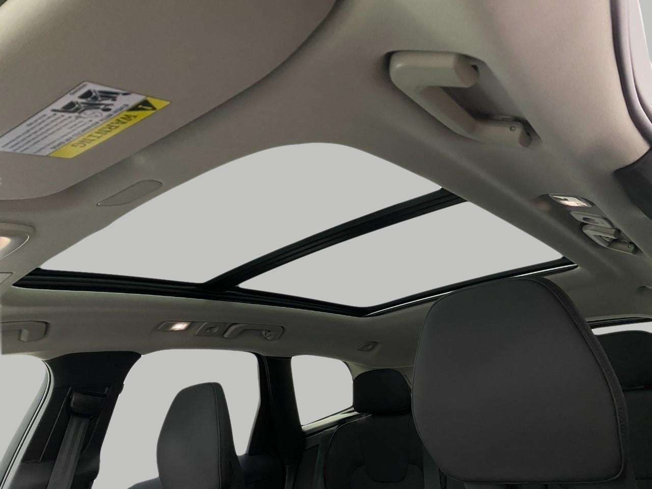 2026 Volvo XC60 Plus - Photo 67