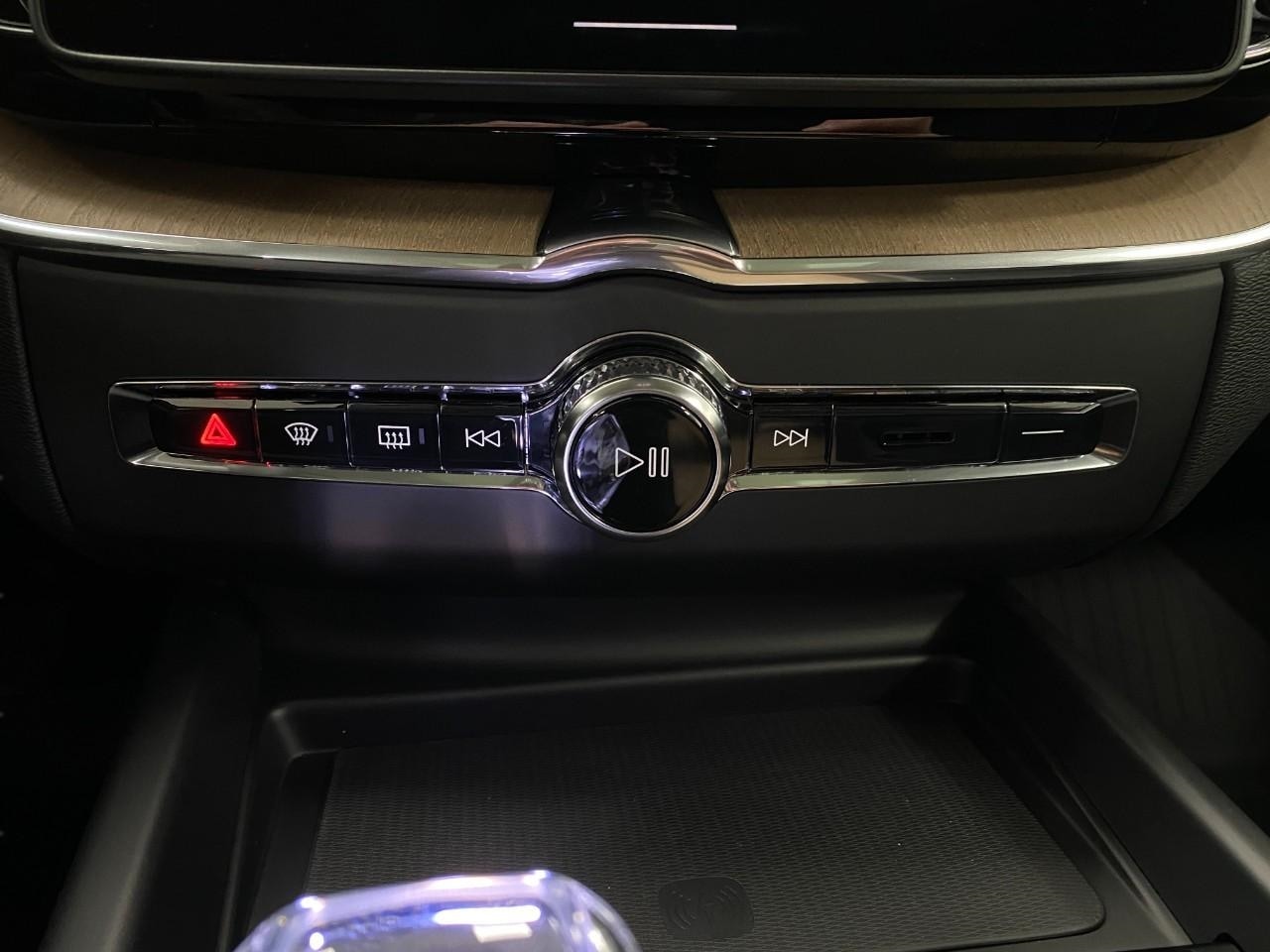 2026 Volvo XC60 Plus - Photo 25