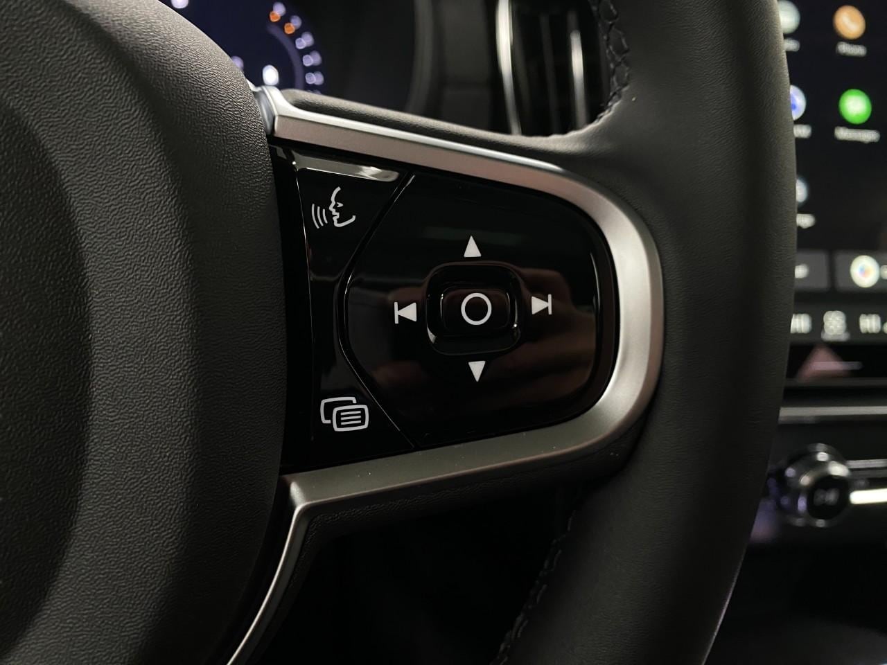 2026 Volvo XC90 Plus - Photo 16