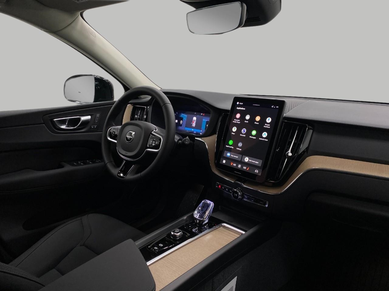 2026 Volvo XC60 Plus - Photo 18