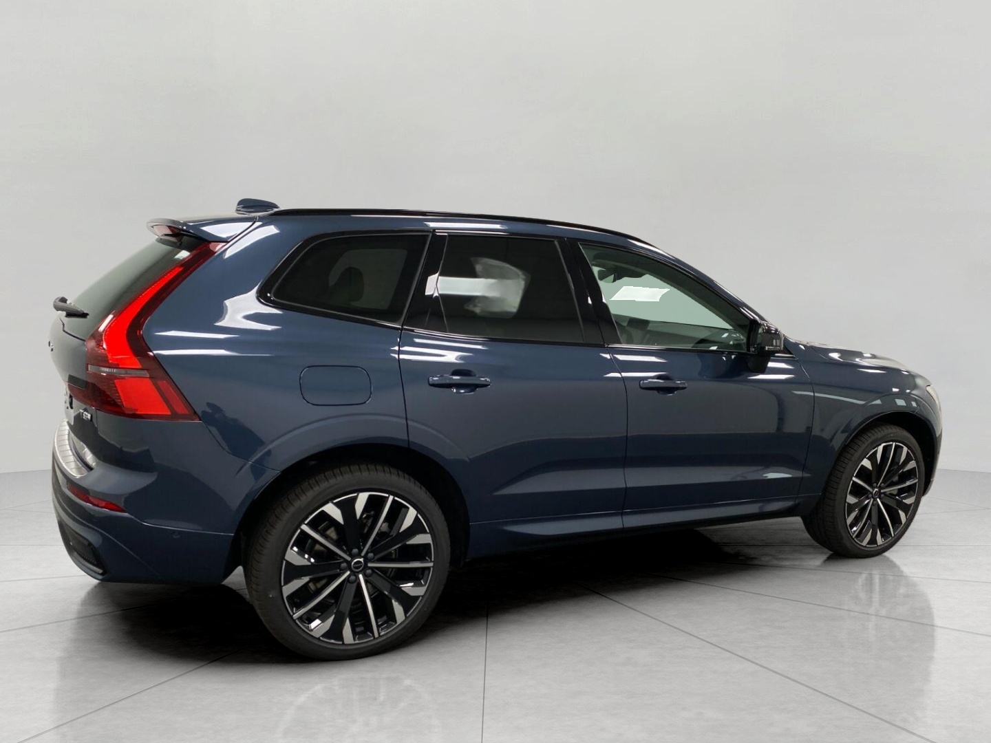 New 2027 Volvo XC60 plug-in hybrid T8 Ultra SUV