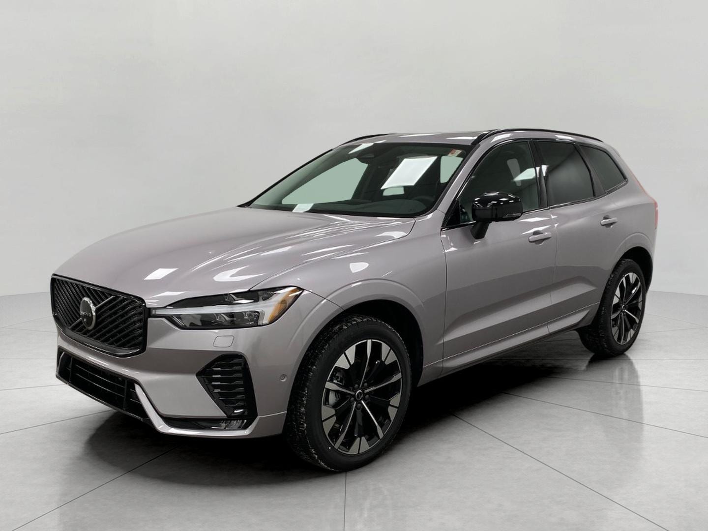 2026 Volvo XC60 Plus - Photo 9
