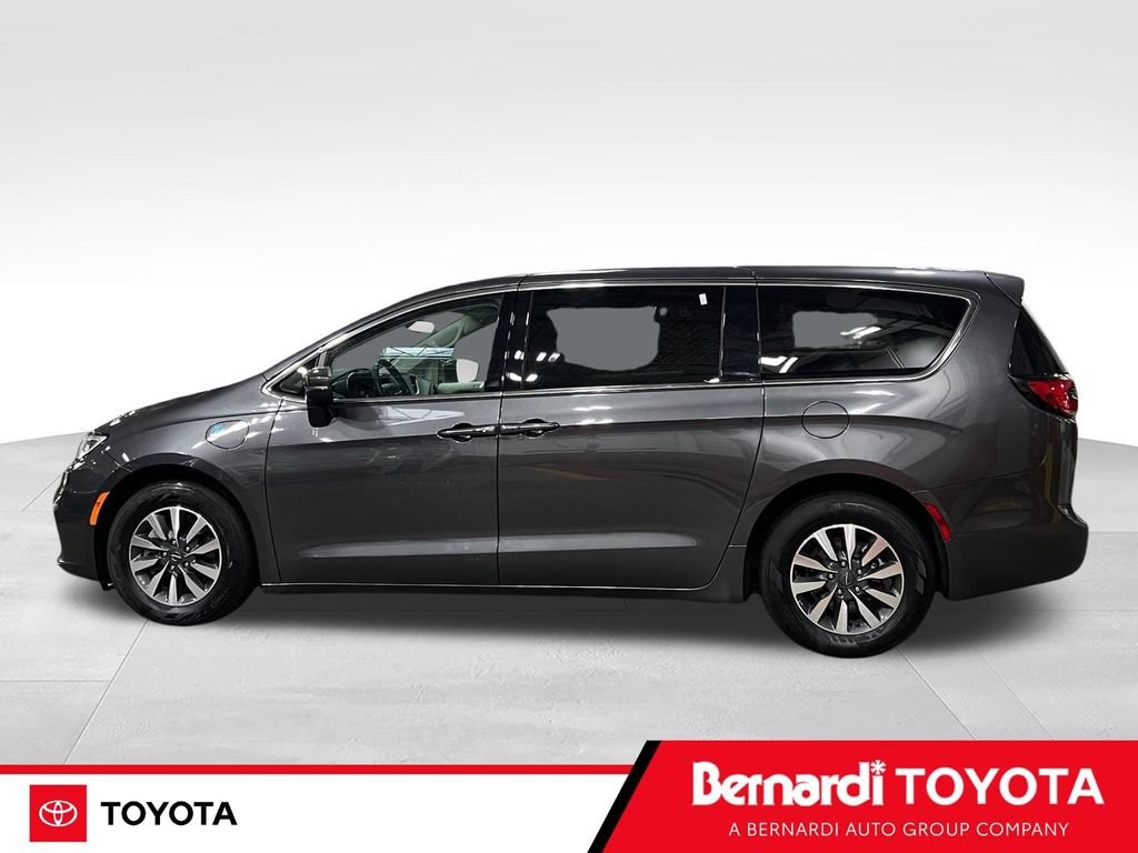 Used 2023 Chrysler Pacifica Plug-In Hybrid Touring L Van Passenger Van