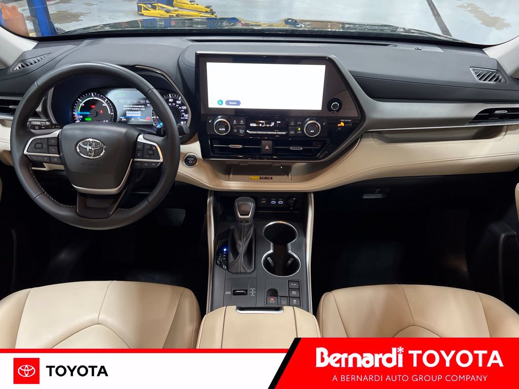 Certified 2025 Toyota Highlander Hybrid XLE SUV