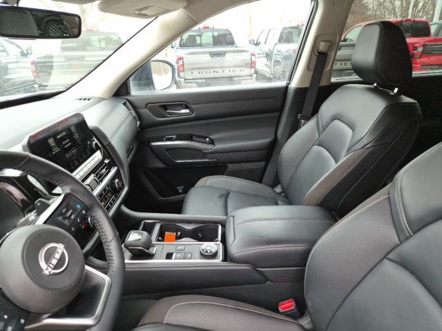 2024 Nissan Pathfinder SL - Photo 16