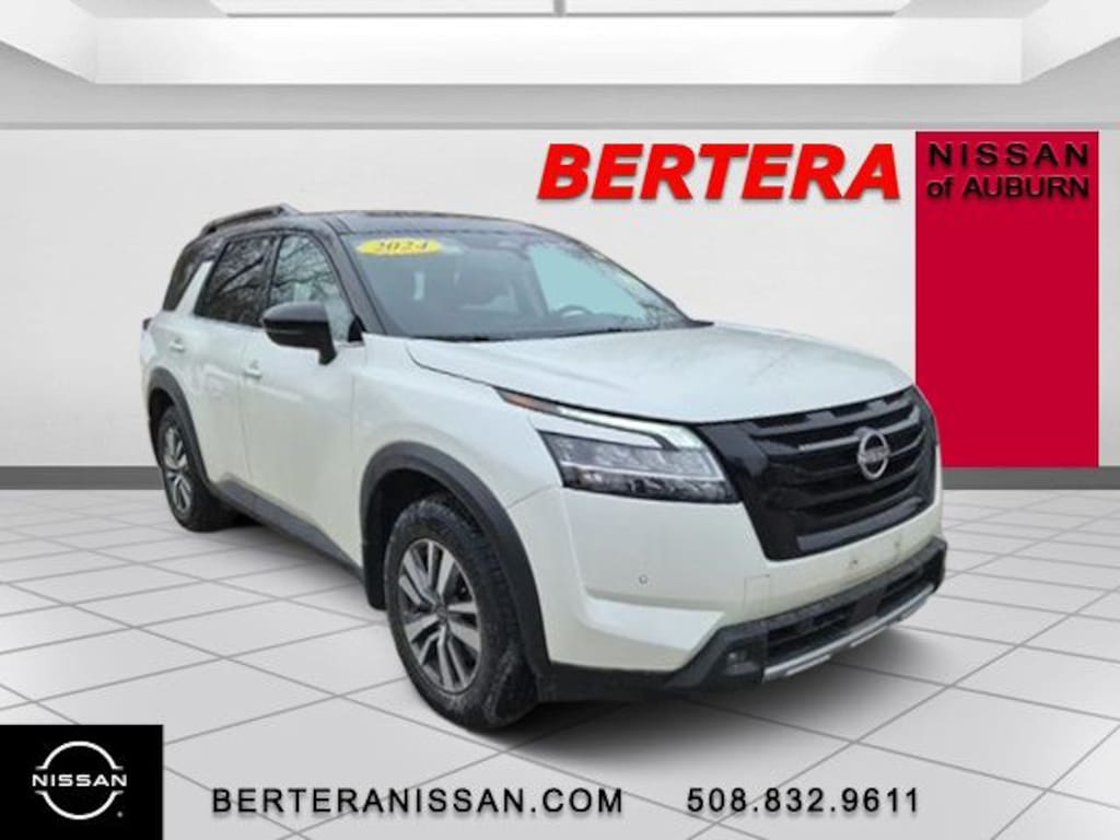 Used 2024 Nissan Pathfinder SL SUV