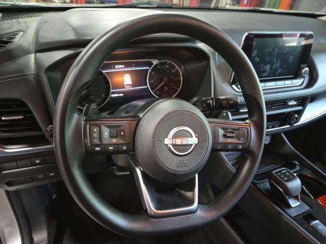 2024 Nissan Rogue SV - Photo 17