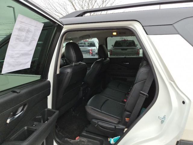 2024 Nissan Pathfinder SL - Photo 13
