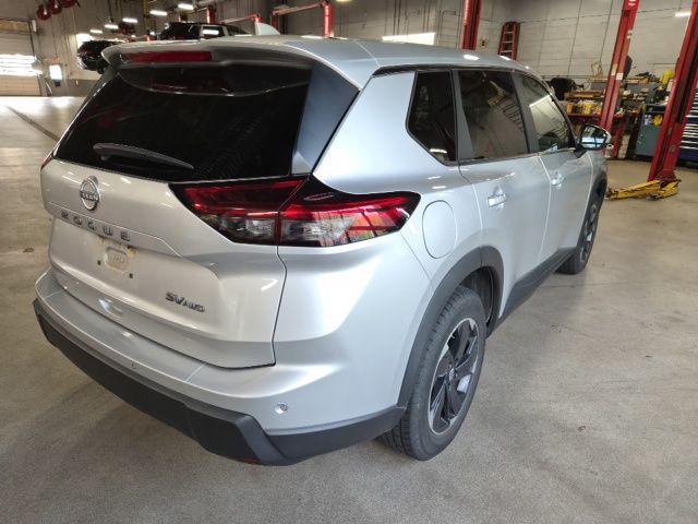 2024 Nissan Rogue SV - Photo 7