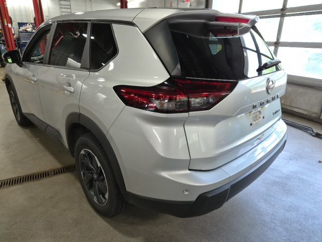 2024 Nissan Rogue SV - Photo 6