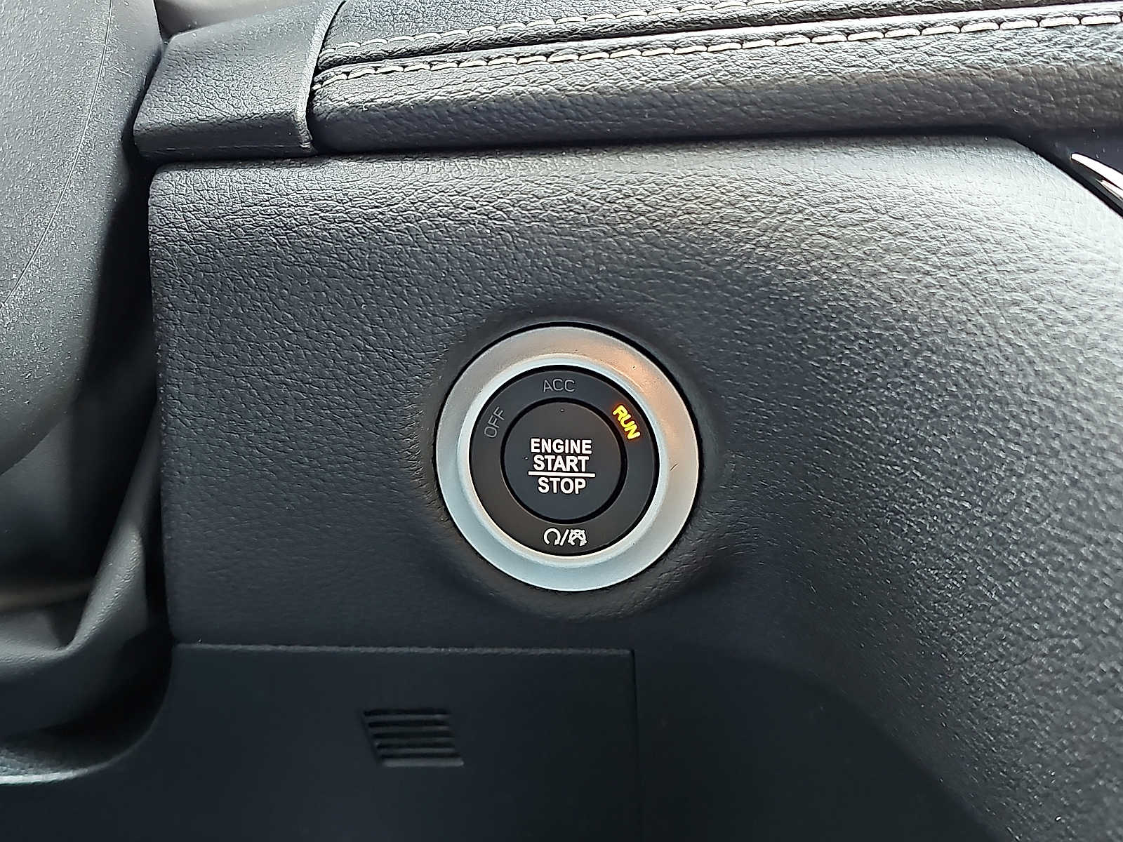 2026 Chrysler Pacifica Select - Photo 16