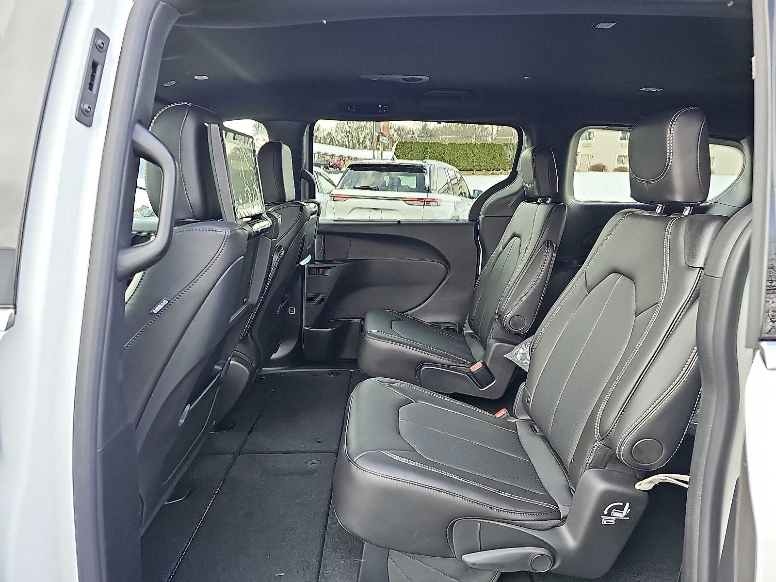 2026 Chrysler Pacifica Select - Photo 6