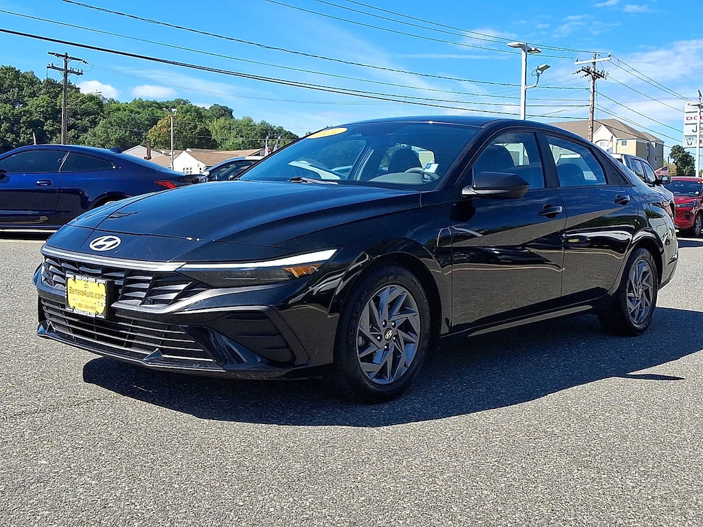 Used 2024 Hyundai Elantra SEL Sedan