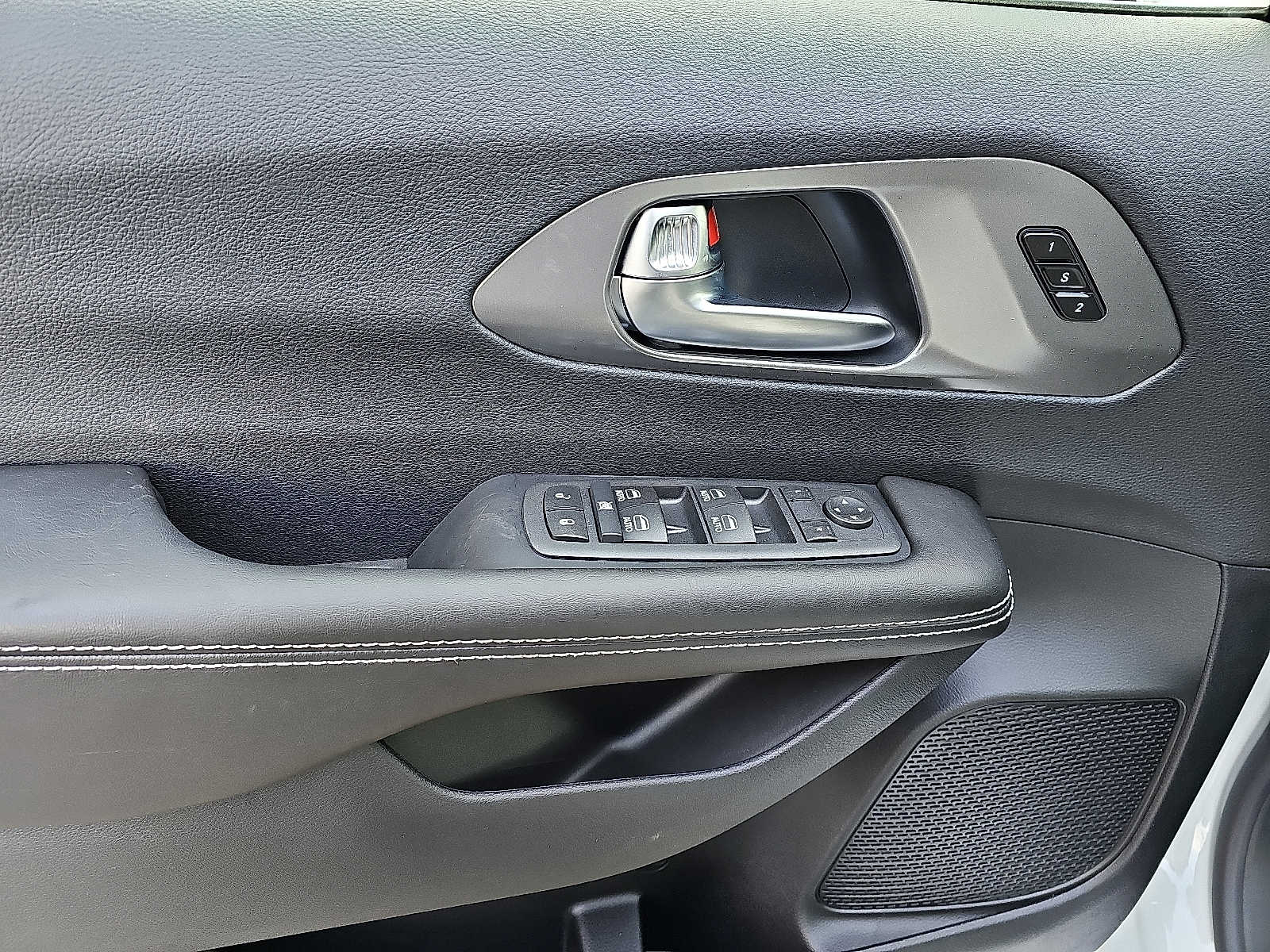 2026 Chrysler Pacifica Select - Photo 8