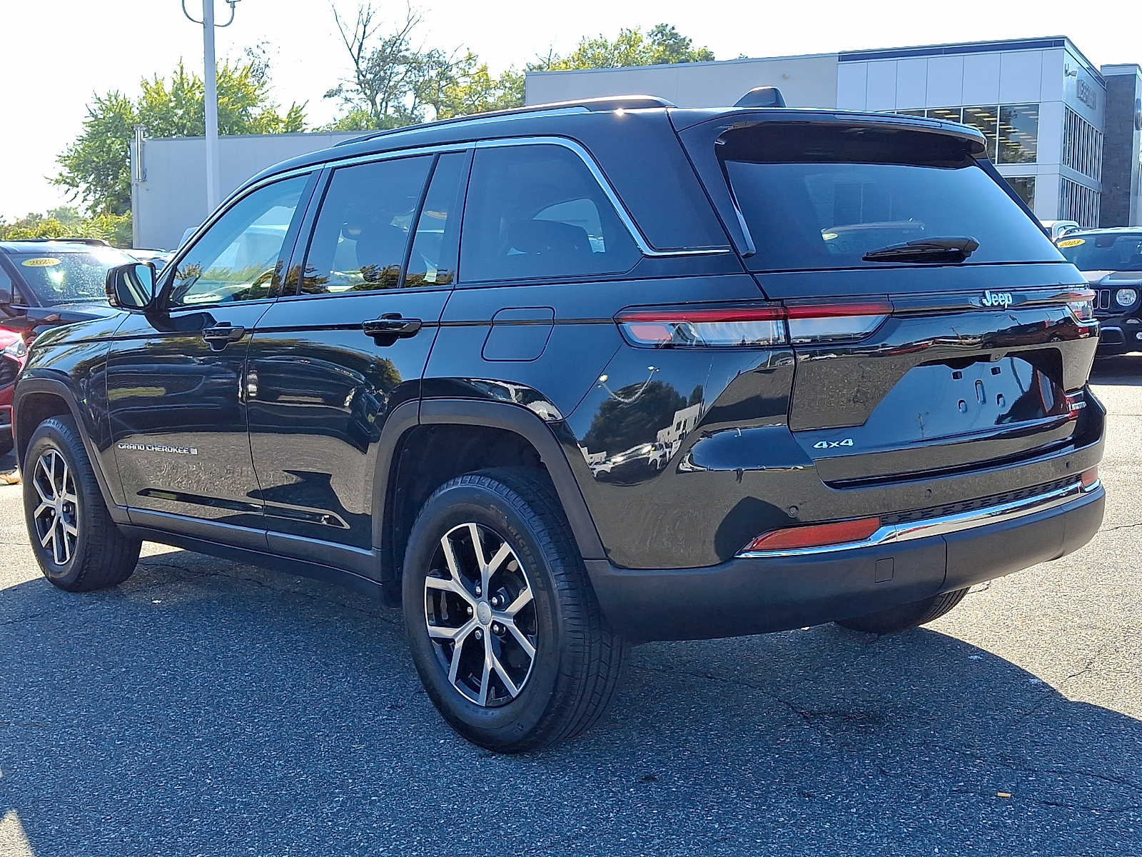Used 2023 Jeep Grand Cherokee Limited SUV