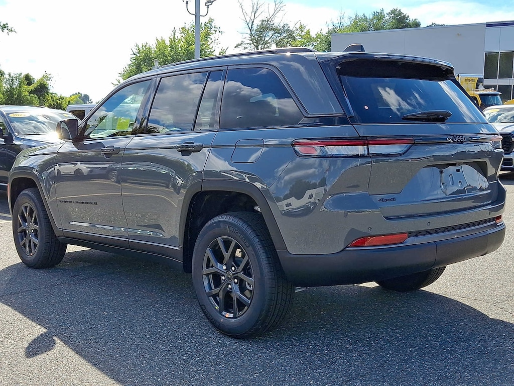 New 2027 Jeep Grand Cherokee LAREDO ALTITUDE 4X4 Sport Utility
