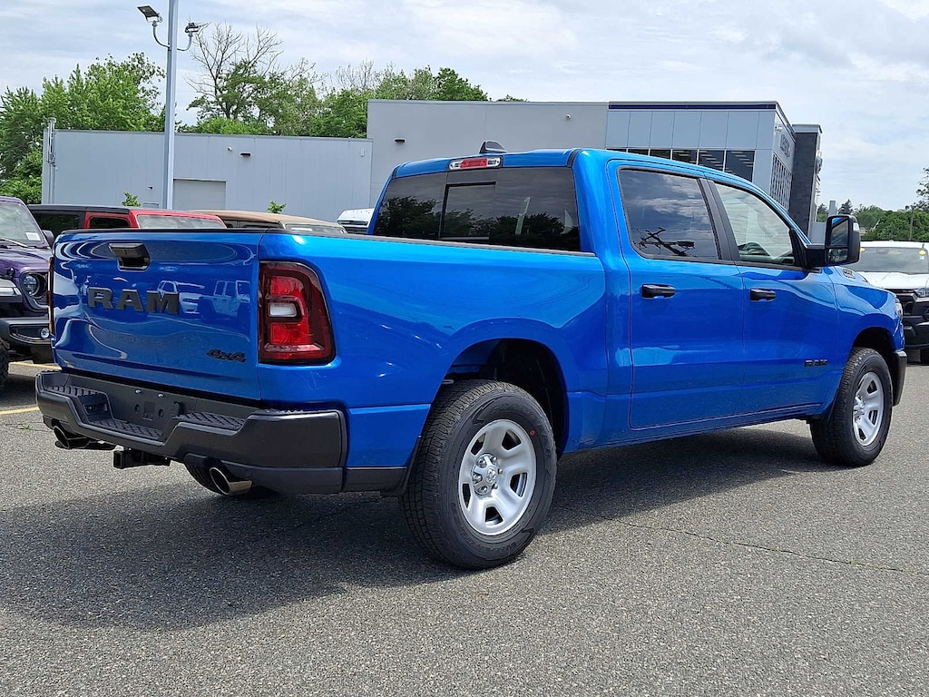 New 2026 Ram 1500 TRADESMAN CREW CAB 4X4 5'7 BOX Pickup