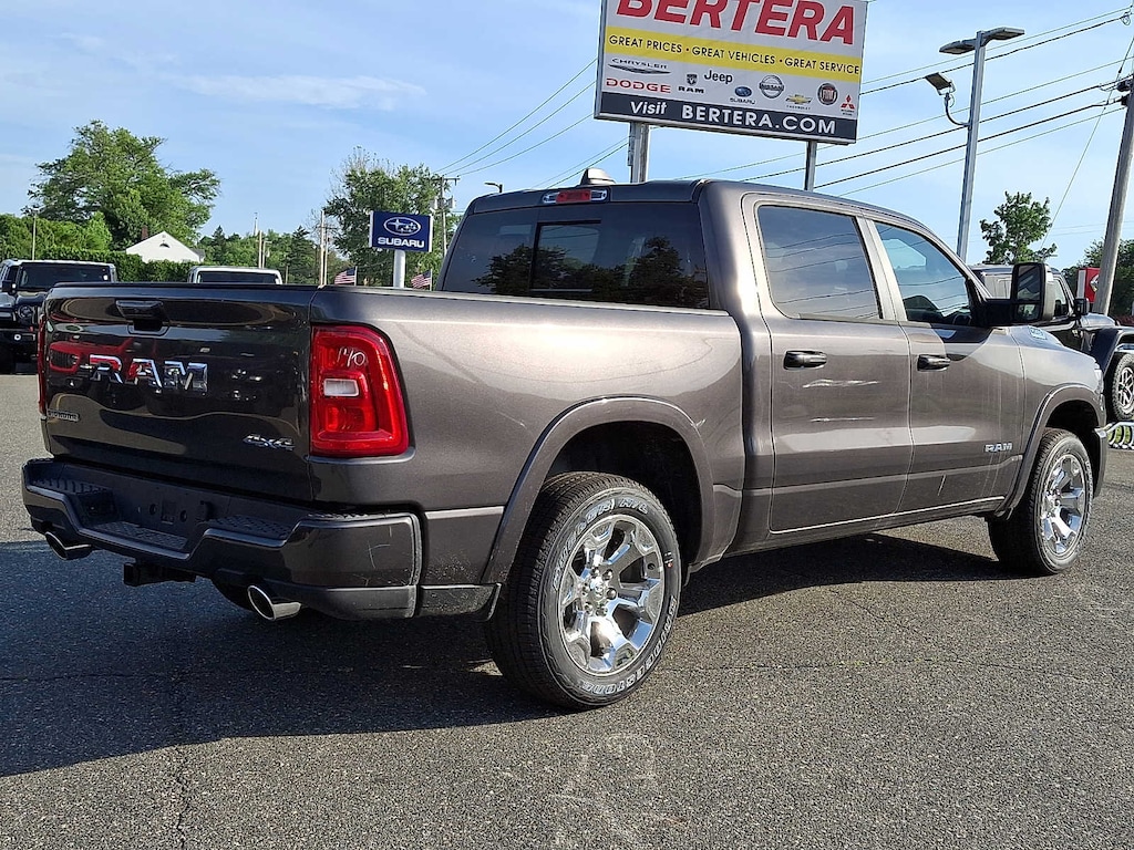 New 2026 Ram 1500 BIG HORN CREW CAB 4X4 5'7 BOX Pickup
