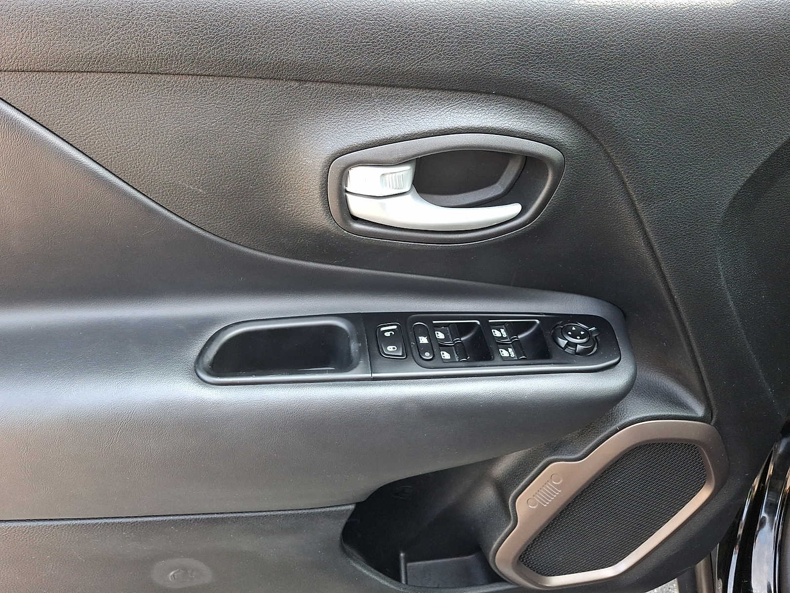 2023 Jeep Renegade Upland - Photo 12