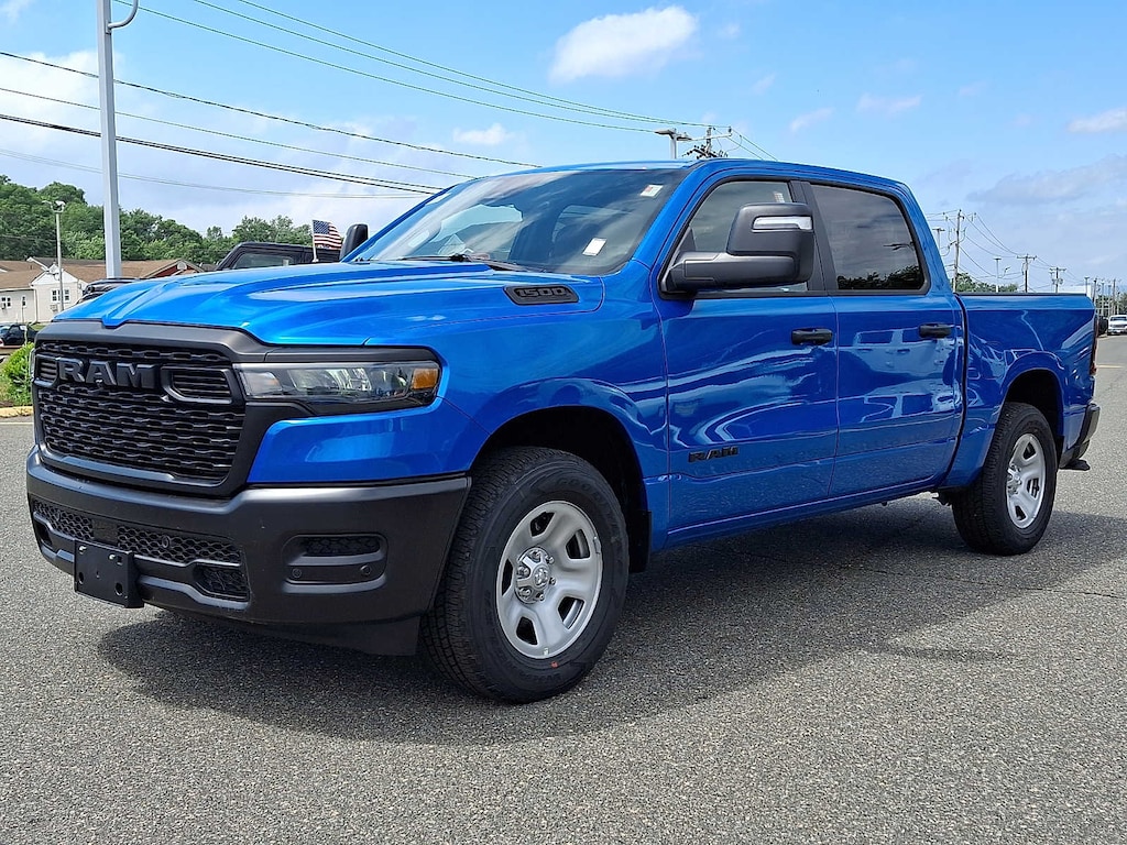 New 2026 Ram 1500 TRADESMAN CREW CAB 4X4 5'7 BOX Pickup