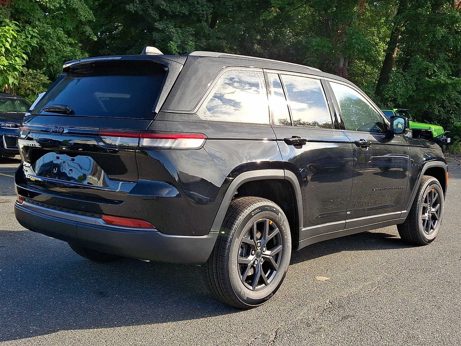 New 2027 Jeep Grand Cherokee LAREDO ALTITUDE 4X4 Sport Utility