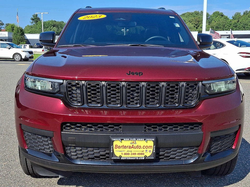 Used 2023 Jeep Grand Cherokee L Altitude SUV