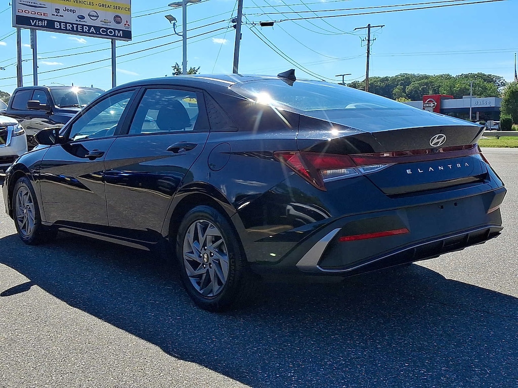 Used 2024 Hyundai Elantra SEL Sedan