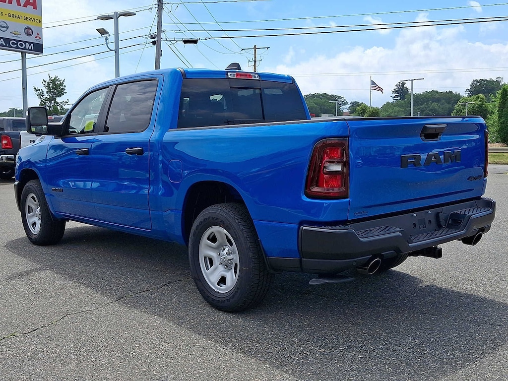 New 2026 Ram 1500 TRADESMAN CREW CAB 4X4 5'7 BOX Pickup
