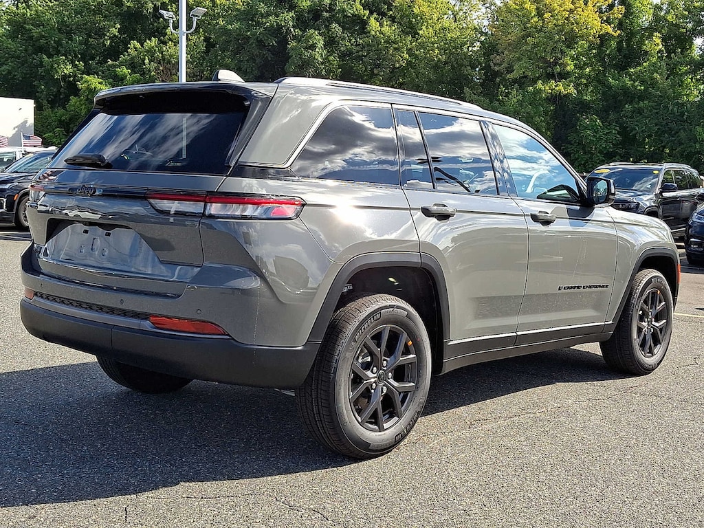 New 2027 Jeep Grand Cherokee LAREDO ALTITUDE 4X4 Sport Utility