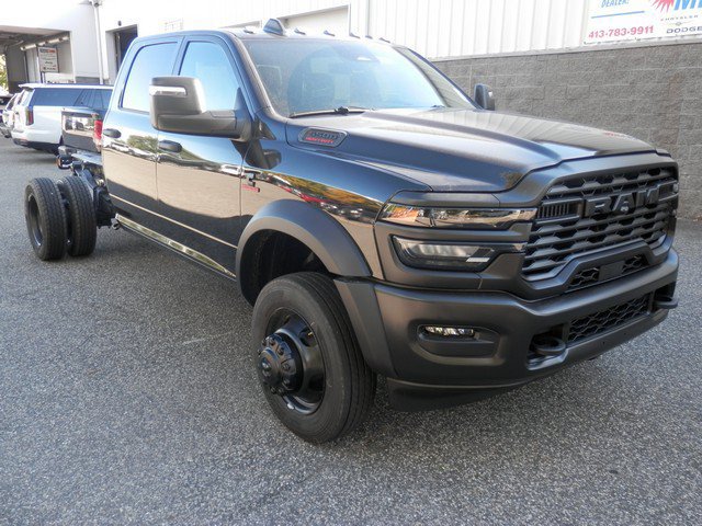 New 2027 Ram 5500 Chassis Cab TRADESMAN CREW 4X4 60' CA Pickup
