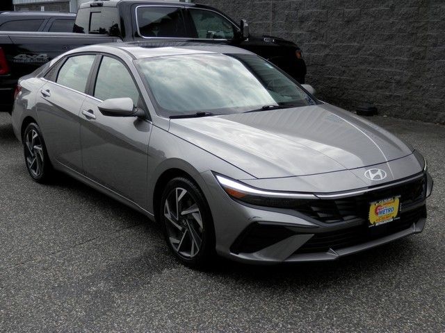 Used 2025 Hyundai Elantra SEL with VIN KMHLS4DG8SU892365 for sale in Chicopee, MA