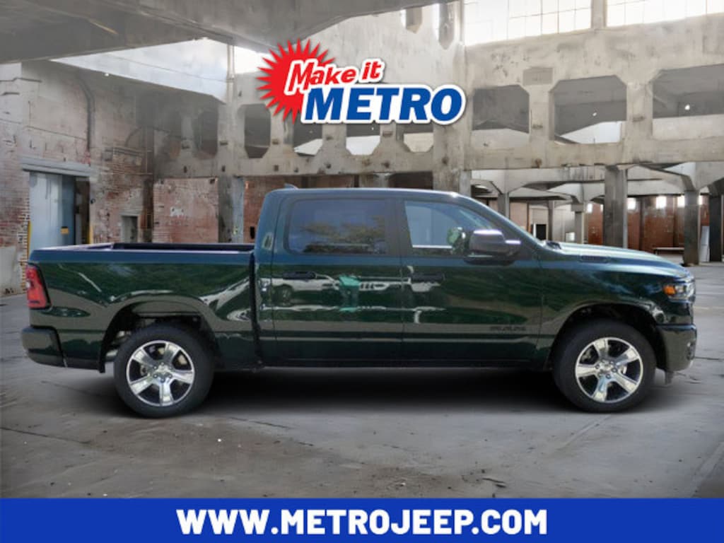 New 2027 Ram 1500 EXPRESS CREW CAB 4X4 5'7 BOX Pickup